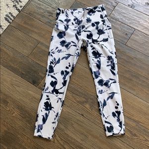 EUC- Athleta Elations with Watercolor Print